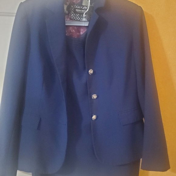 Skirt suite 10 - Picture 1 of 4